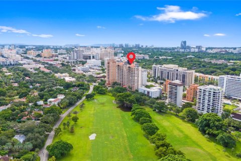 Condo in Coral Gables, Florida, 3 bedrooms  № 2031472 - photo 1