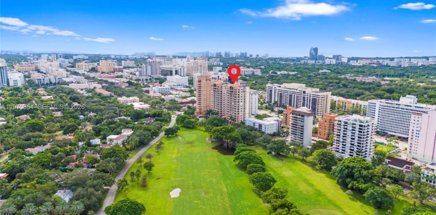 Condo in Coral Gables, Florida, 3 bedrooms  № 2031472