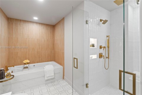 Condo in Coral Gables, Florida, 3 bedrooms  № 2031472 - photo 17