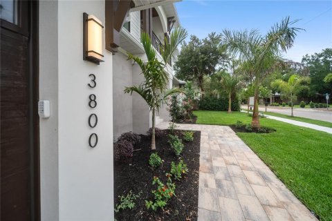 Casa en venta en Sarasota, Florida, 6 dormitorios, 381.46 m2 № 2129910 - foto 11