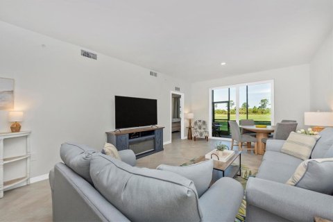 Condo in Venice, Florida, 2 bedrooms in WELLEN PARK  № 2298989 - photo 15
