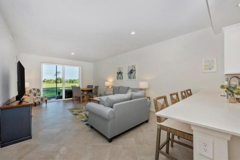 Condo in Venice, Florida, 2 bedrooms in WELLEN PARK  № 2298989 - photo 12
