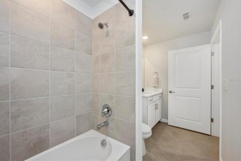 Condo in Venice, Florida, 2 bedrooms in WELLEN PARK  № 2298989 - photo 30