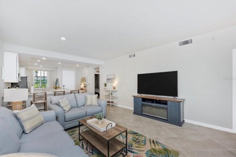 Condo in Venice, Florida, 2 bedrooms in WELLEN PARK  № 2298989 - photo 18