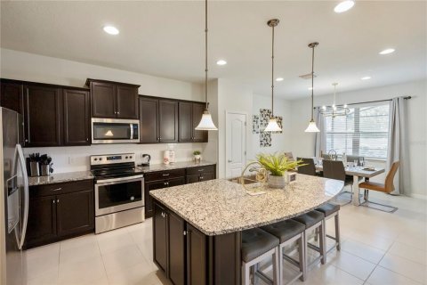 Villa ou maison à vendre à Kissimmee, Floride: 5 chambres, 240.34 m2 № 1616812 - photo 10