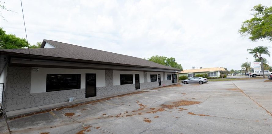 Immobilier commercial à Dunedin, Floride 482.35 m2 № 2128093