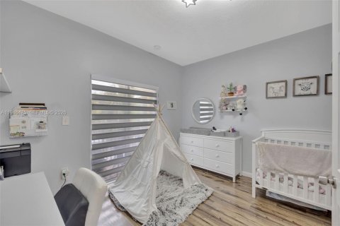 Townhouse in Miami, Florida 3 bedrooms, 155.33 sq.m. № 2003047 - photo 26