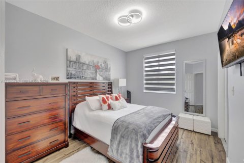 Townhouse in Miami, Florida 3 bedrooms, 155.33 sq.m. № 2003047 - photo 18