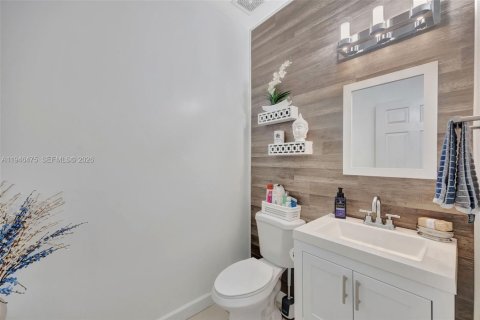 Townhouse in Miami, Florida 3 bedrooms, 155.33 sq.m. № 2003047 - photo 28