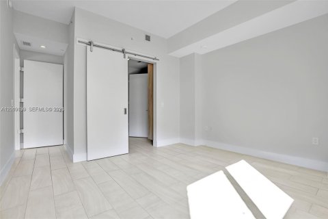Condo in Sunrise, Florida, 2 bedrooms  № 2076630 - photo 19