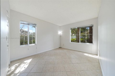 Condominio en alquiler en Coral Springs, Florida, 3 dormitorios, 122.72 m2 № 1954930 - foto 11