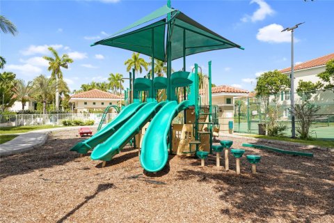 Condominio en alquiler en Coral Springs, Florida, 3 dormitorios, 122.72 m2 № 1954930 - foto 2