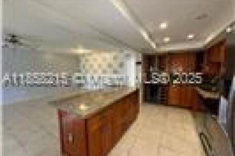 Condo in Miami, Florida, 3 bedrooms  № 1882367 - photo 6