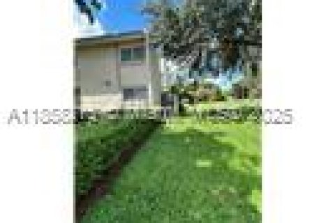 Condo in Miami, Florida, 3 bedrooms  № 1882367 - photo 4