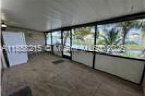 Condo in Miami, Florida, 3 bedrooms  № 1882367 - photo 15