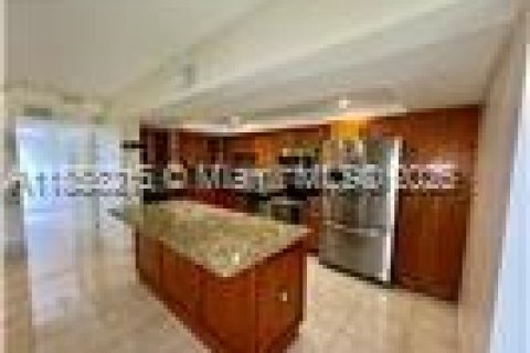 Condo in Miami, Florida, 3 bedrooms  № 1882367 - photo 7