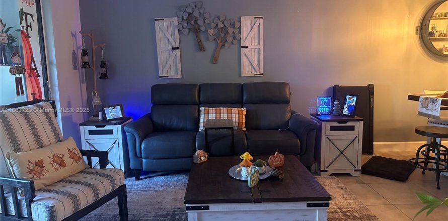 Condo in Sunrise, Florida, 2 bedrooms № 1891540