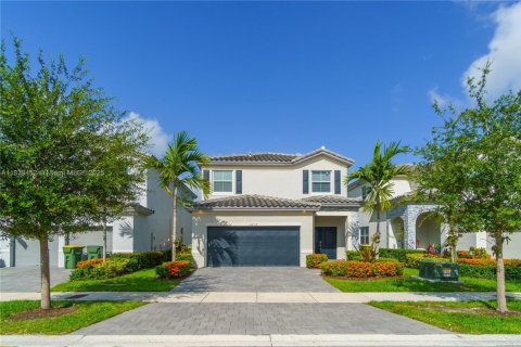House in Homestead, Florida 4 bedrooms, 227.7 sq.m. № 1830811 - photo 1