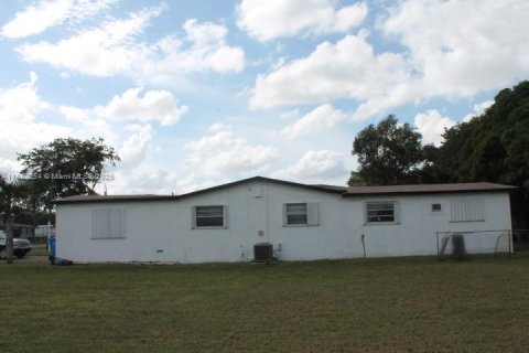 Villa ou maison à vendre à West Park, Floride: 4 chambres, 175.03 m2 № 1932757 - photo 3