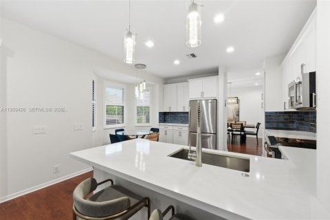 Casa en venta en Weston, Florida, 4 dormitorios, 248.23 m2 № 2020210 - foto 11