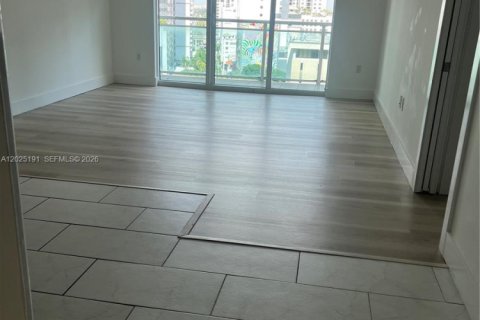 Снять в аренду кондоминиум в Майами, Флорида 1 спальня, 59.36м2, № 2083889 - фото 5