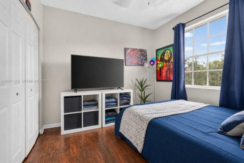 Townhouse in Miramar, Florida 4 bedrooms, 168.62 sq.m. № 2395164 - photo 19