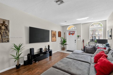 Townhouse in Miramar, Florida 4 bedrooms, 168.62 sq.m. № 2395164 - photo 6