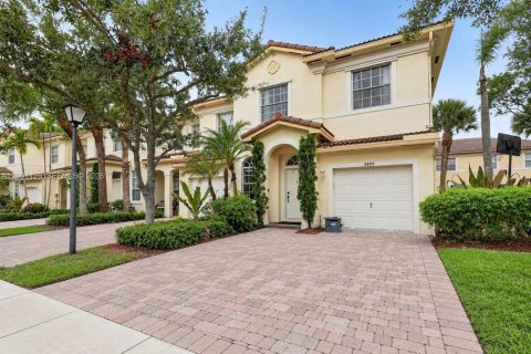 Townhouse in Miramar, Florida 4 bedrooms, 168.62 sq.m. № 2395164 - photo 2