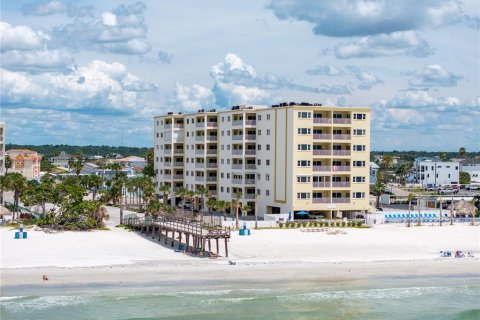 Купить кондоминиум в Редингтон-Шорс, Флорида 5 комнат, 134.71м2, № 1911330 - фото 2