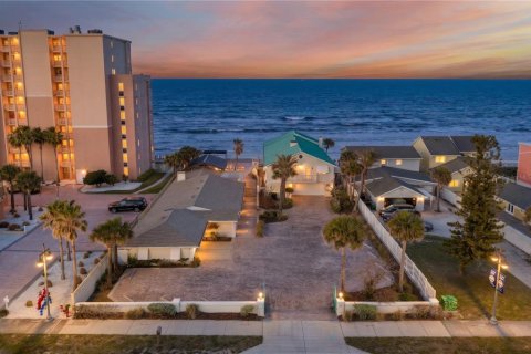 Villa ou maison à Daytona Beach, Floride 11 chambres, 770.62 m2 № 2110059