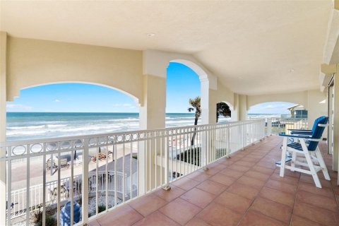 House in Daytona Beach, Florida 11 bedrooms, 770.62 sq.m. № 2110059 - photo 2