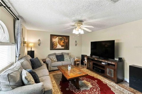 Villa ou maison à vendre à Valrico, Floride: 4 chambres, 196.95 m2 № 2406616 - photo 5