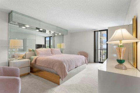 Condo in Aventura, Florida, 2 bedrooms  № 2035254 - photo 19