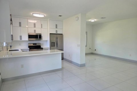 House in Homestead, Florida 4 bedrooms, 169.08 sq.m. № 2087985 - photo 11