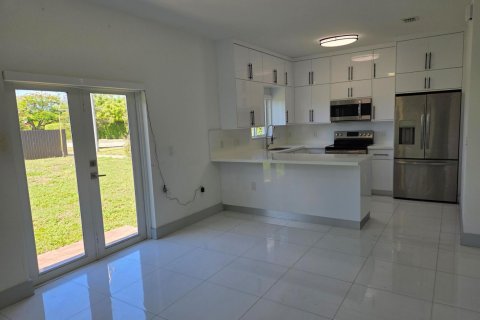 House in Homestead, Florida 4 bedrooms, 169.08 sq.m. № 2087985 - photo 13