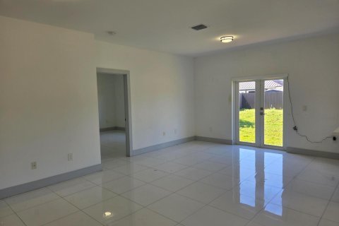 House in Homestead, Florida 4 bedrooms, 169.08 sq.m. № 2087985 - photo 25