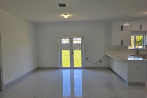 House in Homestead, Florida 4 bedrooms, 169.08 sq.m. № 2087985 - photo 12