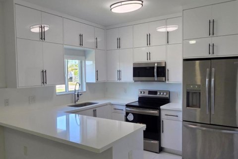 House in Homestead, Florida 4 bedrooms, 169.08 sq.m. № 2087985 - photo 15