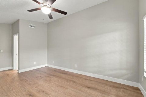 Condo in Tampa, Florida, 3 bedrooms № 2383383 - photo 19