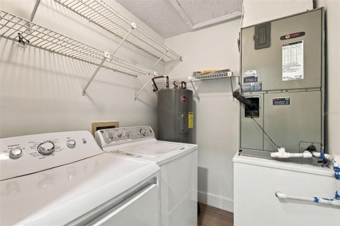 Condo in Tampa, Florida, 3 bedrooms № 2383383 - photo 14