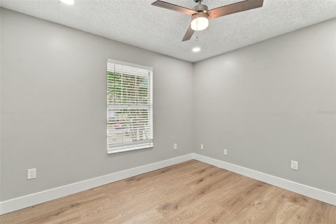 Condo in Tampa, Florida, 3 bedrooms № 2383383 - photo 16