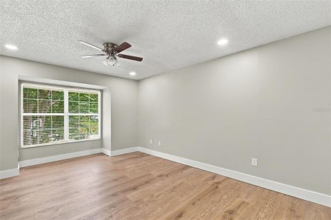 Condo in Tampa, Florida, 3 bedrooms № 2383383 - photo 17