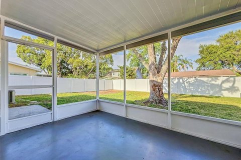 Villa ou maison à louer à Palm Harbor, Floride: 2 chambres, 91.79 m2 № 2118891 - photo 6