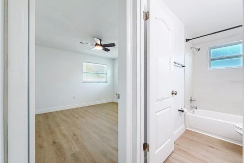 Villa ou maison à louer à Palm Harbor, Floride: 2 chambres, 91.79 m2 № 2118891 - photo 27