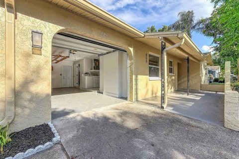 Villa ou maison à louer à Palm Harbor, Floride: 2 chambres, 91.79 m2 № 2118891 - photo 9