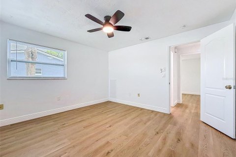 Villa ou maison à louer à Palm Harbor, Floride: 2 chambres, 91.79 m2 № 2118891 - photo 28