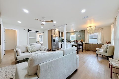 Villa ou maison à vendre à Saint Petersburg, Floride: 3 chambres, 118.36 m2 № 2399388 - photo 7