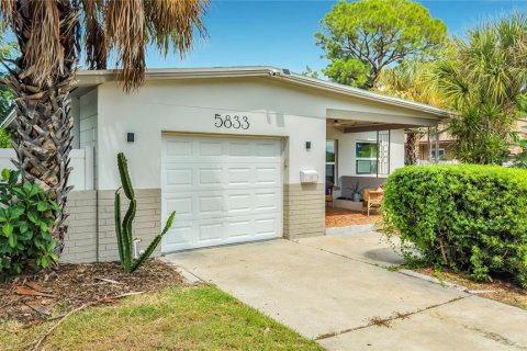 Villa ou maison à vendre à Saint Petersburg, Floride: 3 chambres, 118.36 m2 № 2399388 - photo 4