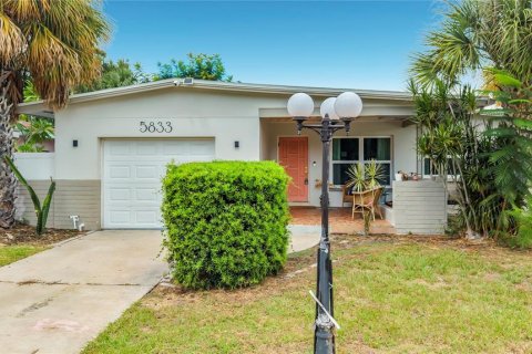 Villa ou maison à vendre à Saint Petersburg, Floride: 3 chambres, 118.36 m2 № 2399388 - photo 3