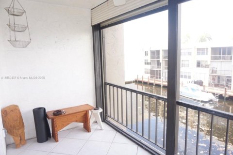 Condominio en venta en Pompano Beach, Florida, 2 dormitorios, 96.15 m2 № 2022449 - foto 11